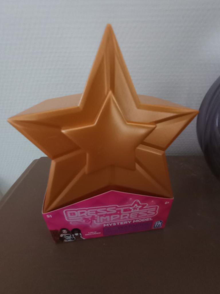 Dress to Impress mystery box poppetje pop Wie wil ruilen?, Ophalen of Verzenden, Zo goed als nieuw, Overige typen