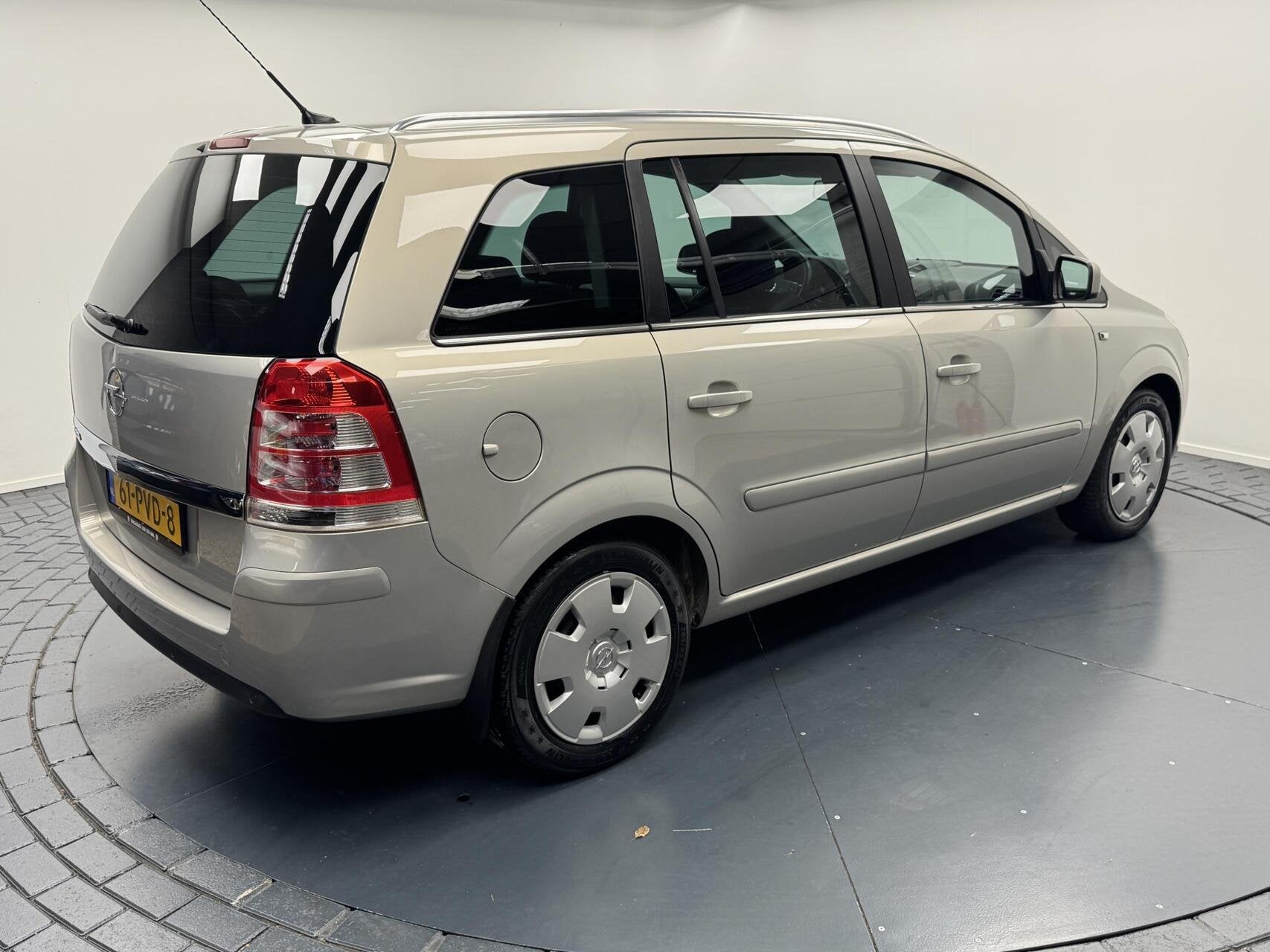 Opel Zafira 1.8i Automaat 7Pers-Navigatie-Cr.contr-Clima-Sto, Auto's, Gebruikt, 4 cilinders, Met garantie (alle), Beige