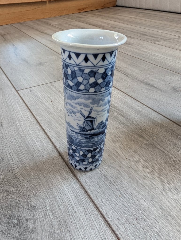 Vintage Delfts blauw-stijl vaas met Hollands molenlandschap, Ophalen of Verzenden