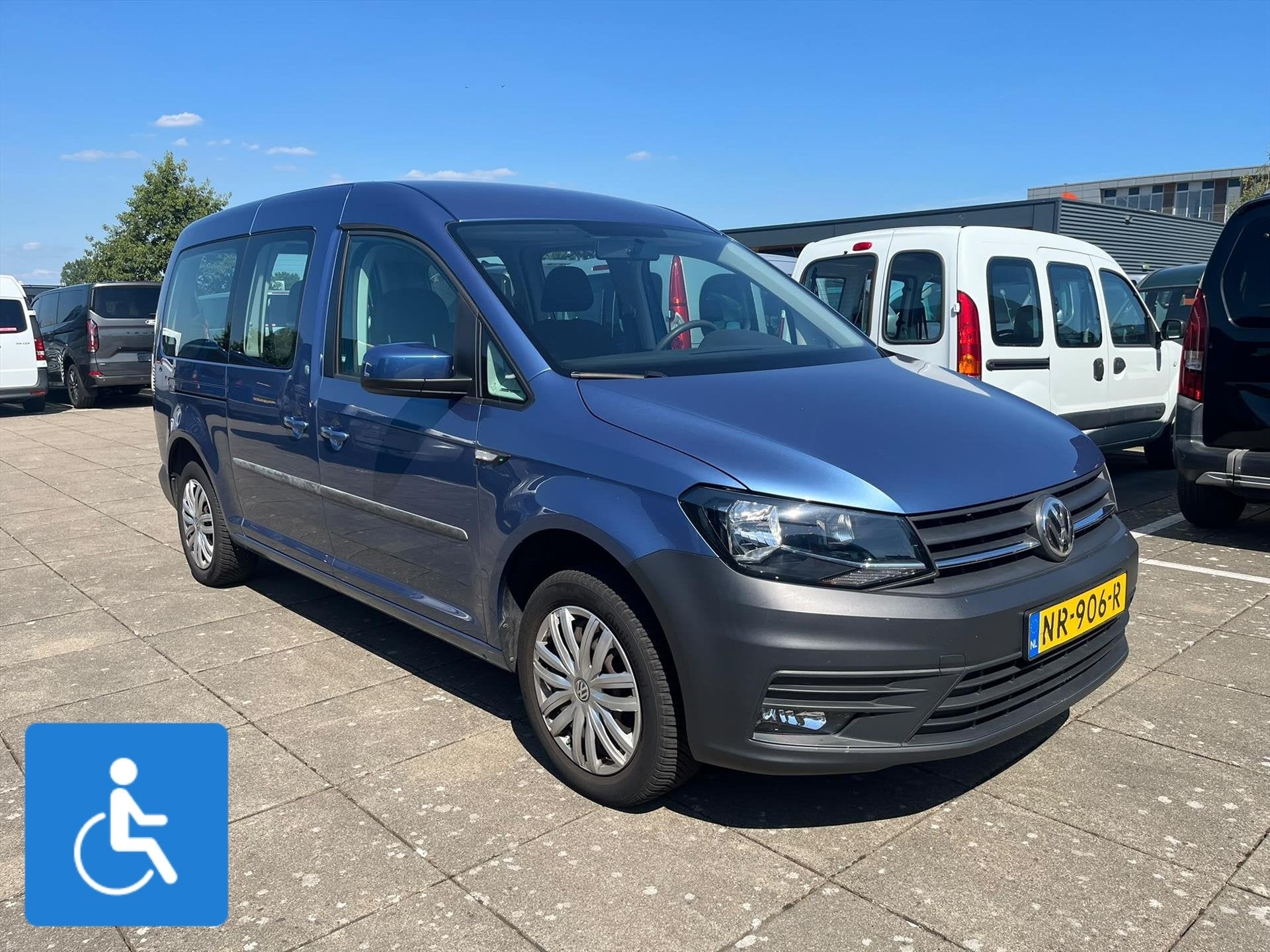 Volkswagen Caddy Maxi Rolstoelauto 5+1 incl. draaistoel, 12 maanden, Gebruikt, Overige carrosserieën, Blauw