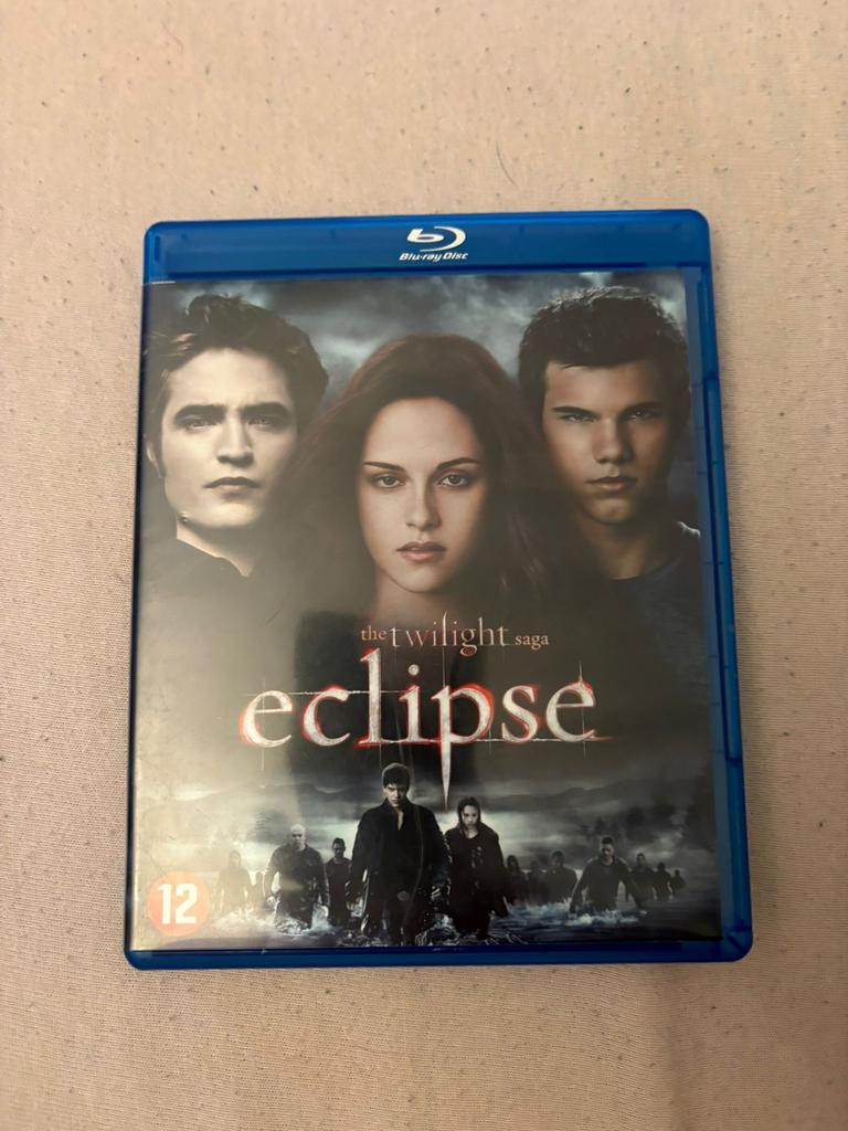 The Twilight saga boeken dvds en 1 spelletje voor de ps4, Boeken, Ophalen of Verzenden, Zo goed als nieuw, Tv-serie