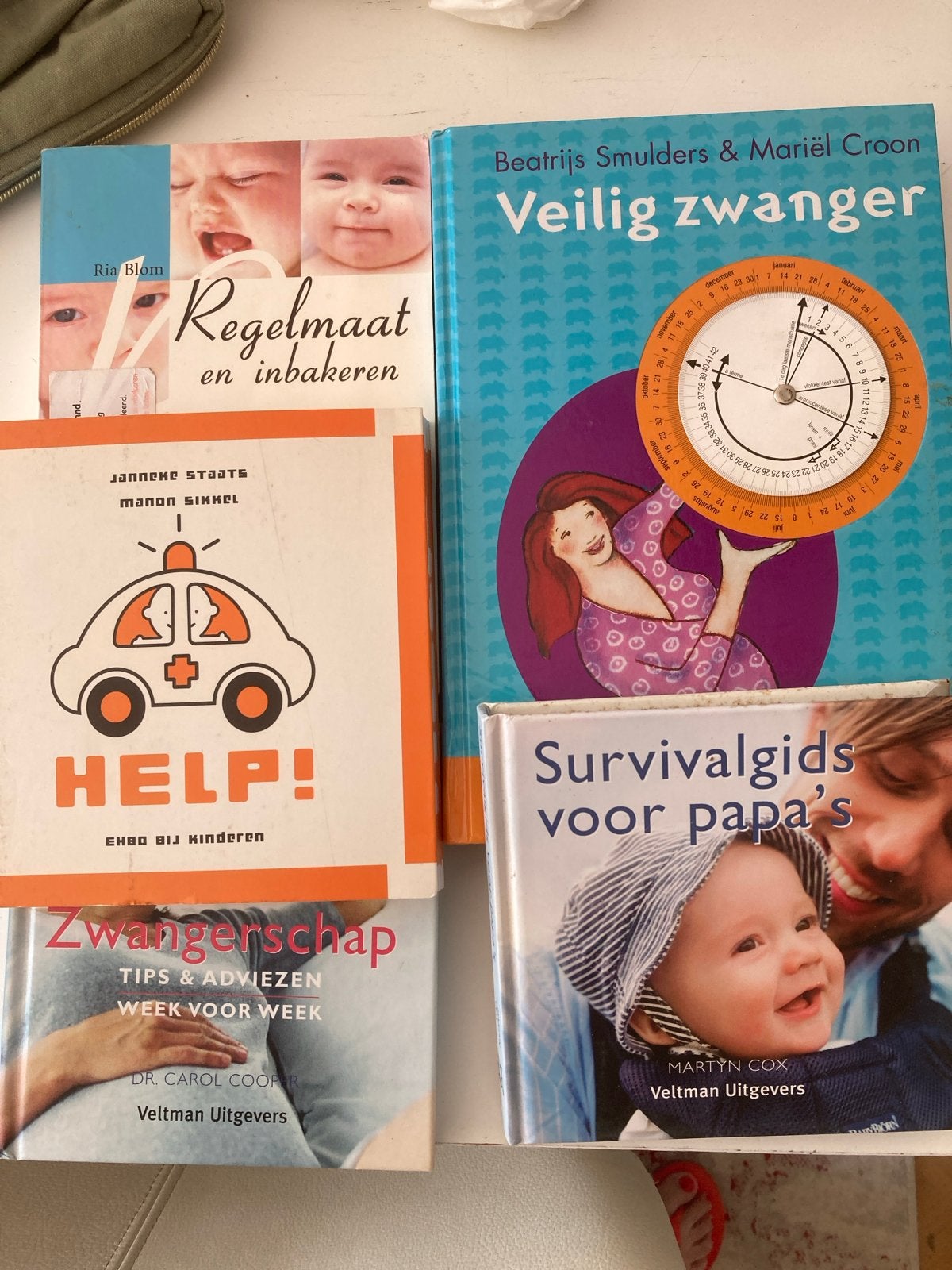 5 boeken over zwangerschap, baby en EHBO bij kinderen, Ophalen, Gelezen, Zwangerschap en Bevalling