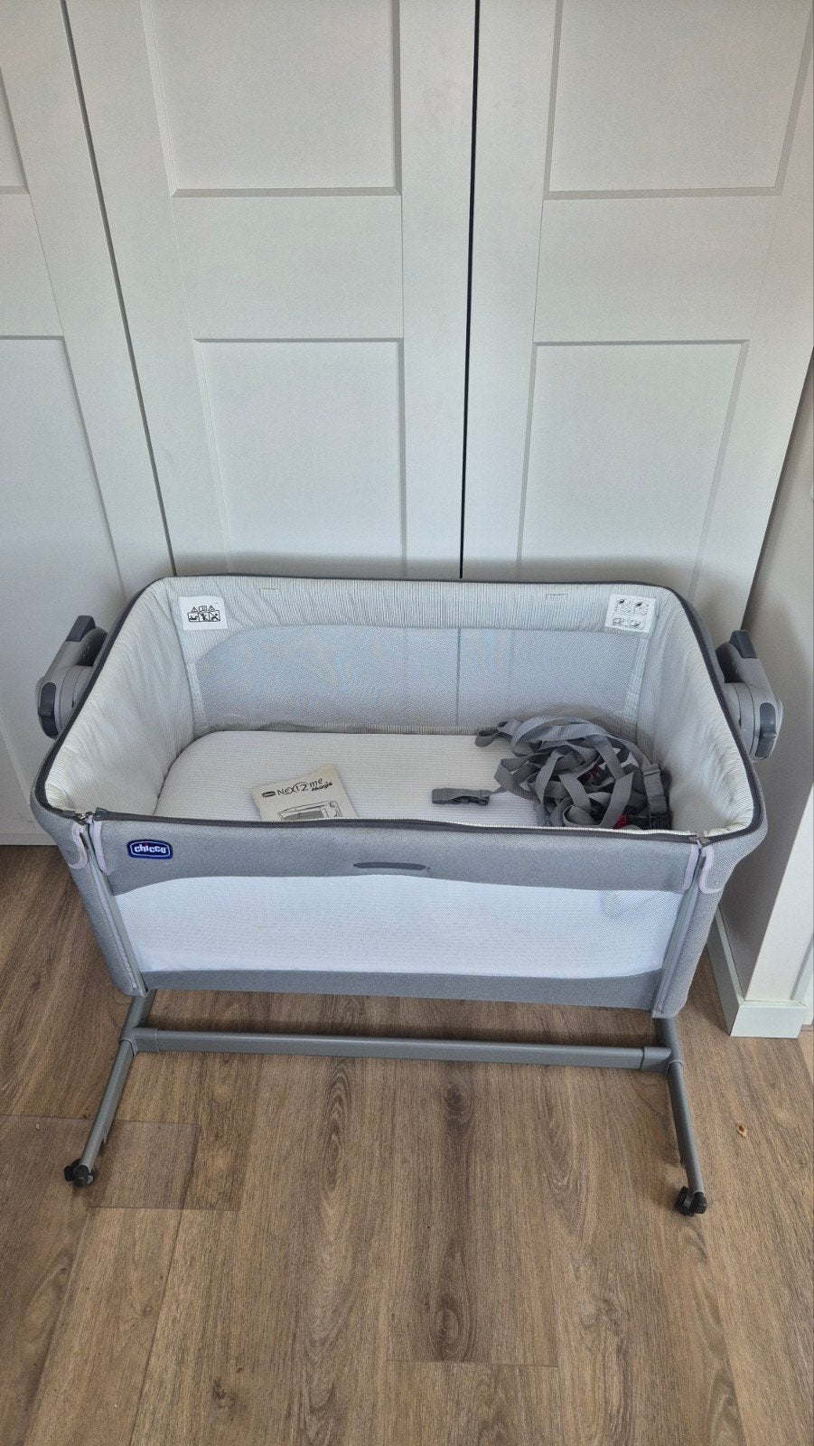 Chicco Next2Me Magic Co-Sleeper - Zo goed als nieuw, Kinderen en Baby's, Babywiegjes en Ledikanten, Ophalen, Zo goed als nieuw