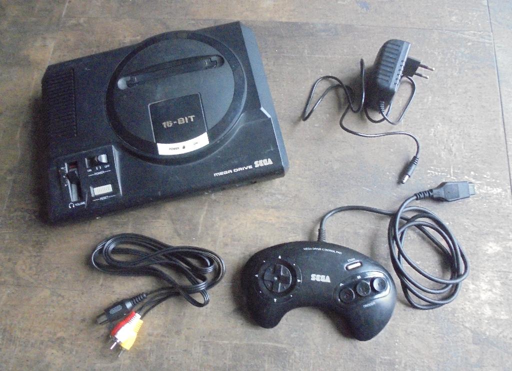Sega Mega Drive spelconsole (zie foto's), Spelcomputers en Games, Spelcomputers | Sega, Ophalen of Verzenden, Gebruikt, Met 1 controller