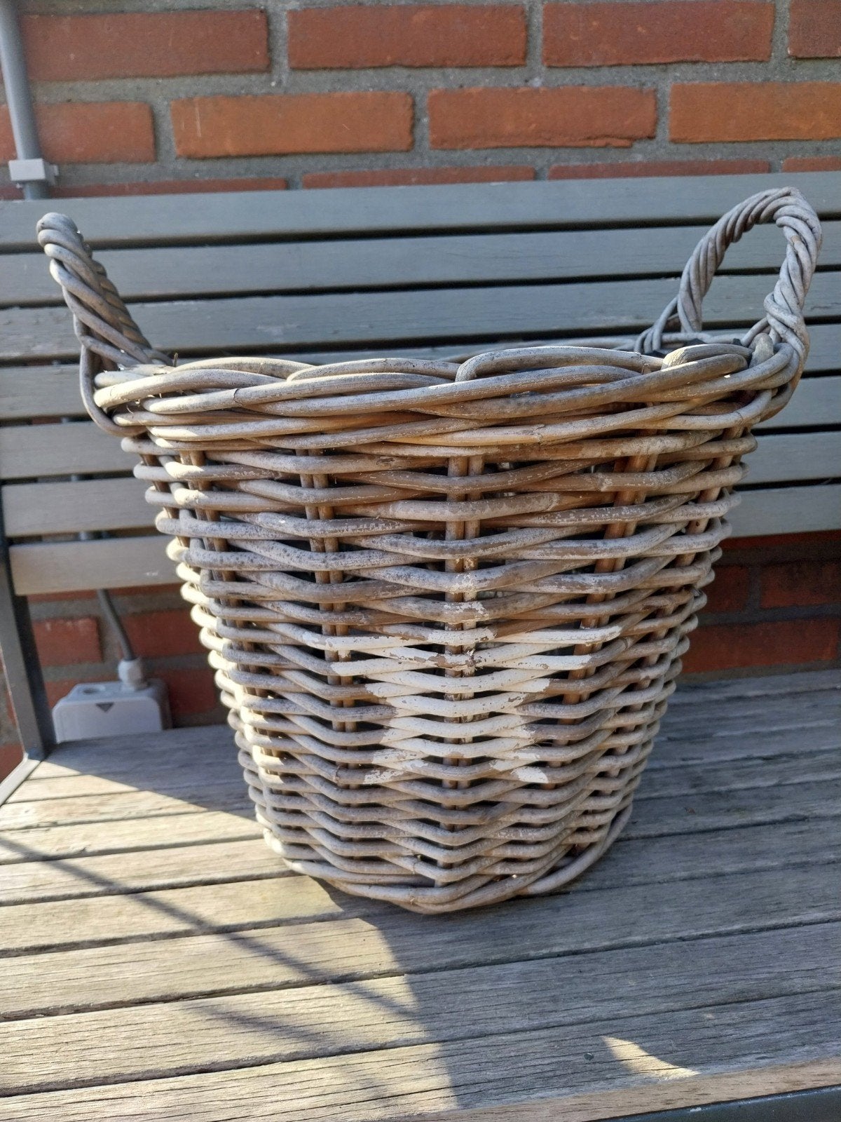 Grote rieten bloempot/plantenbak met handvaten, Ophalen, Overige materialen, Gebruikt, Minder dan 60 cm