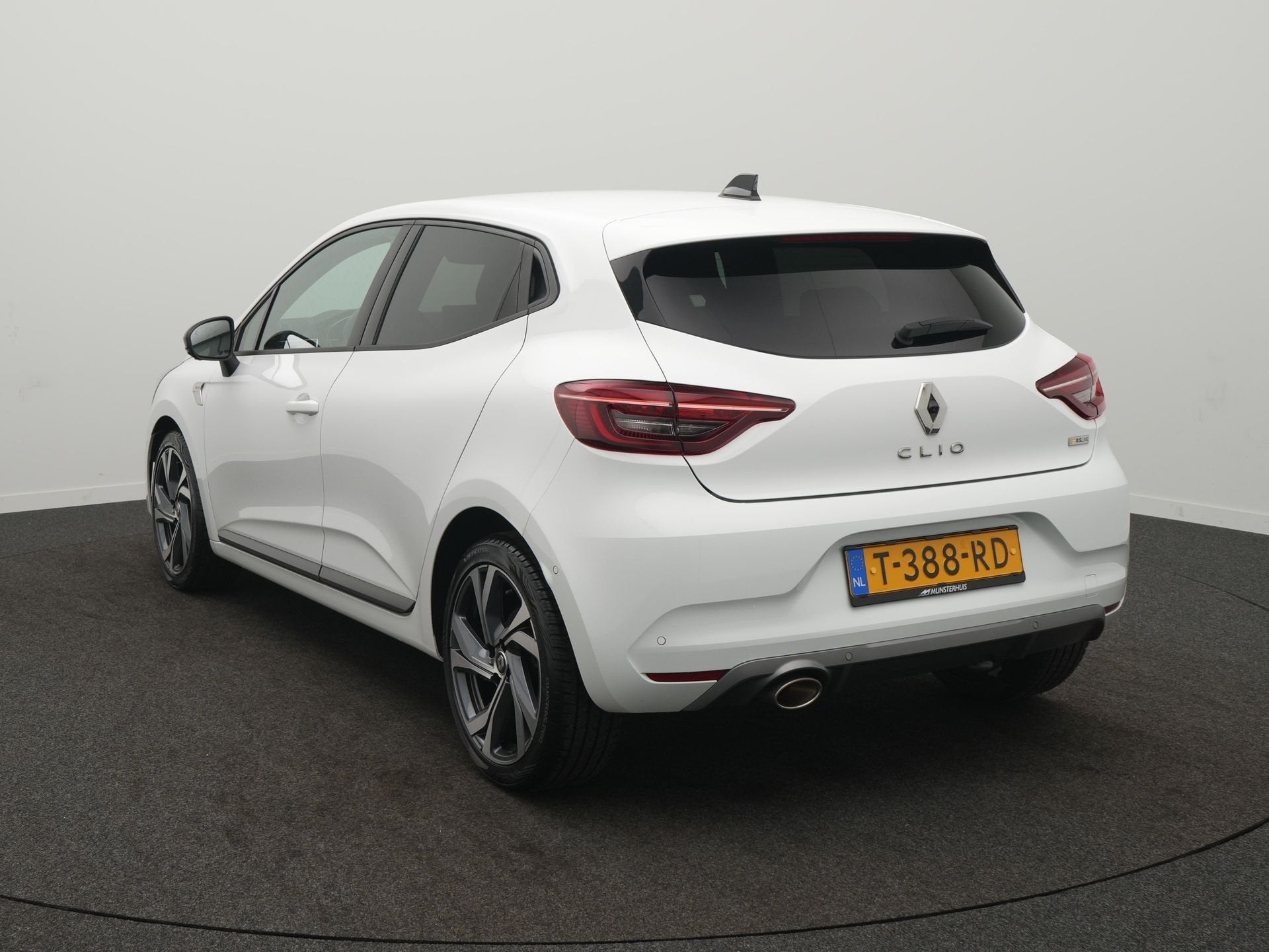 Renault Clio TCe 90 R.S. Line - RIJKLAARPRIJS - All Seasonba, Auto's, Voorwielaandrijving, 12 maanden, Parkeersensor, Gebruikt