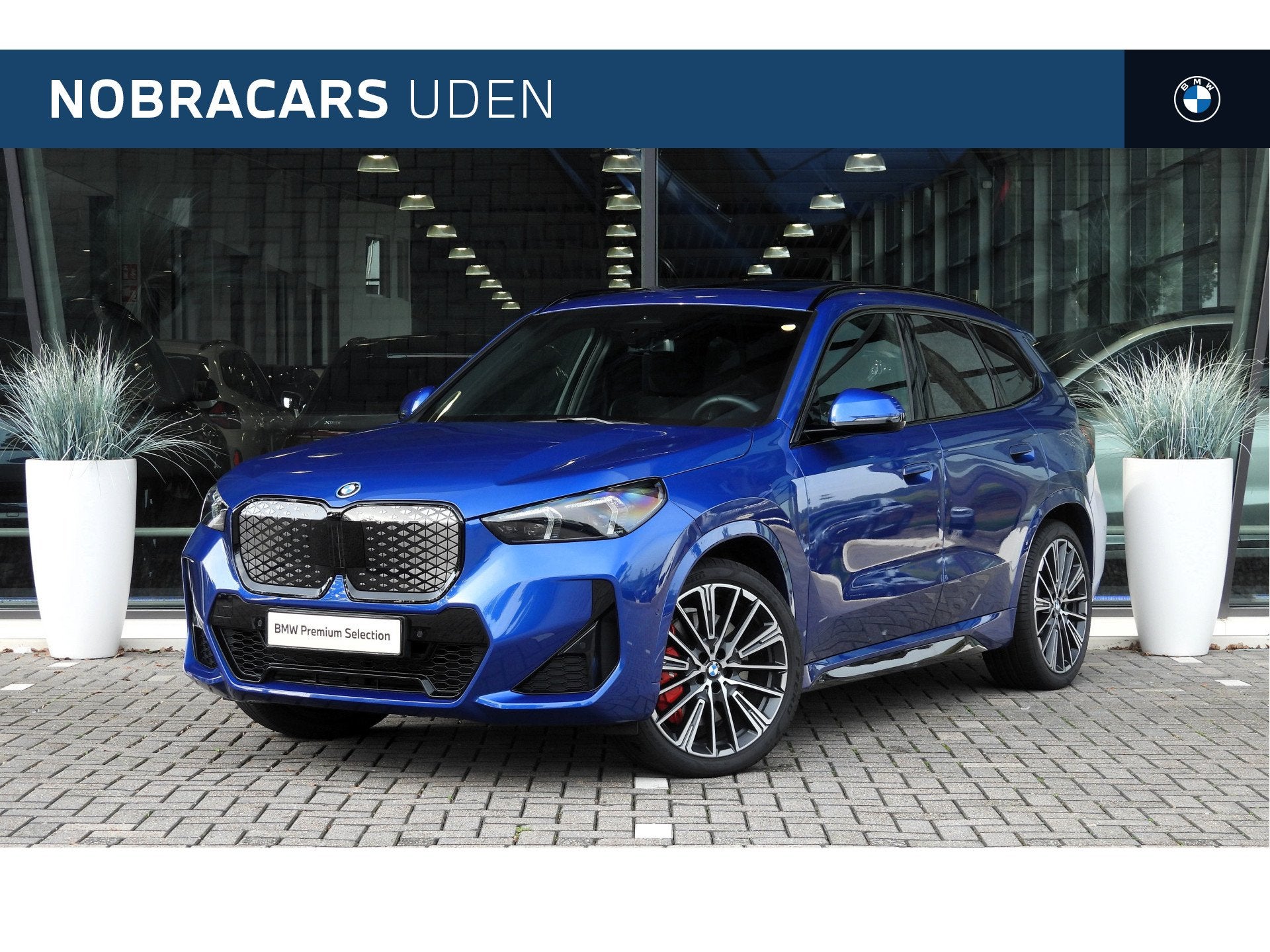 BMW iX1 xDrive30 M Sport / Panoramadak / Sportstoelen / Comf