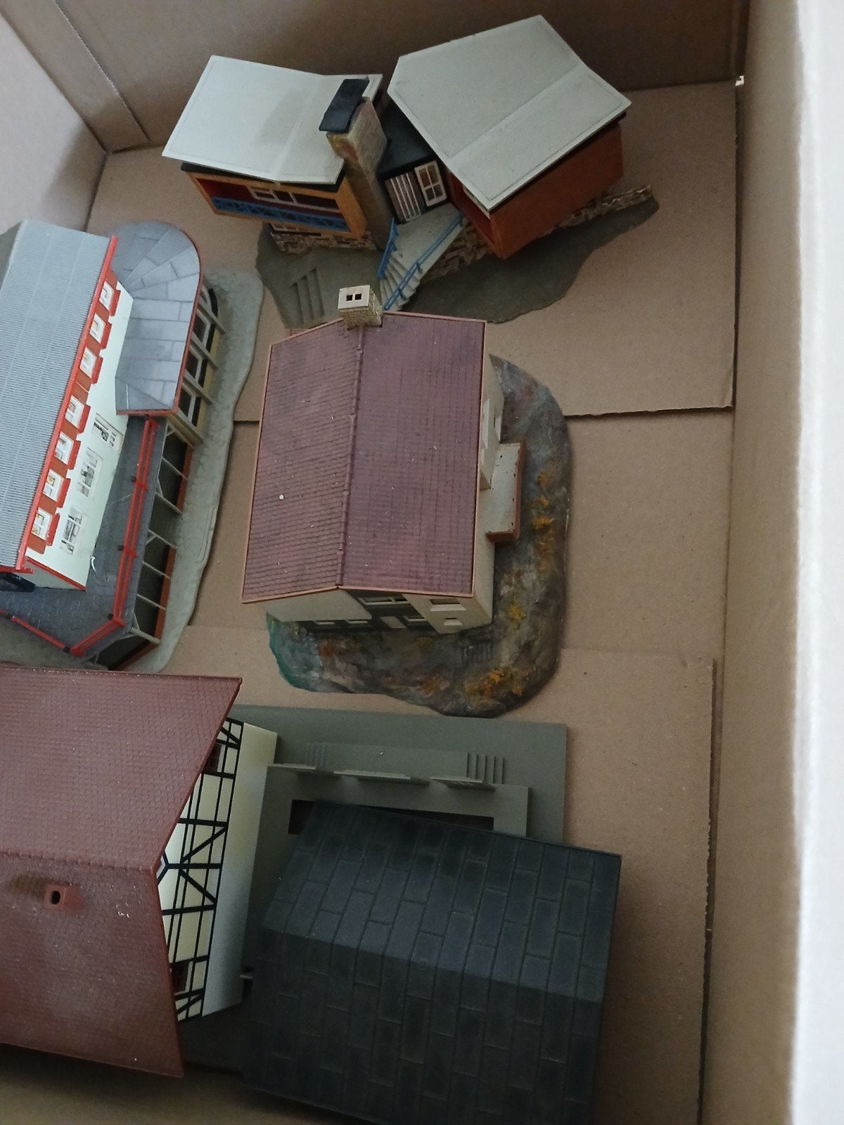 18 H0 modelbaan huisjes - diverse gebouwen, Ophalen of Verzenden, Gebruikt, Brug, Tunnel of Gebouw
