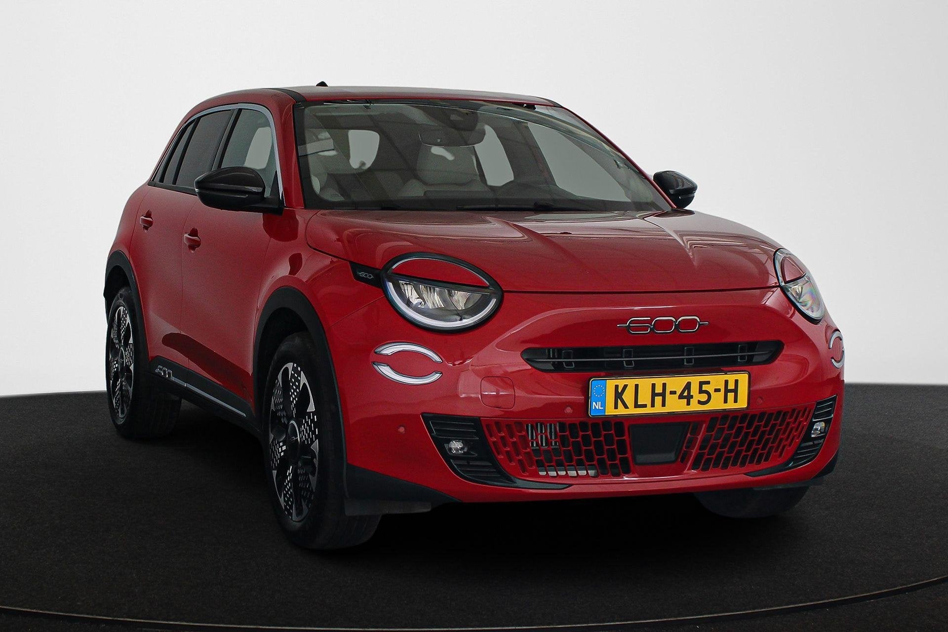 Fiat 600 1.2 Hybrid La Prima Stoelverwarming Massage Achteru, Auto's, Gebruikt, Euro 6, 1199 cc, 620 kg
