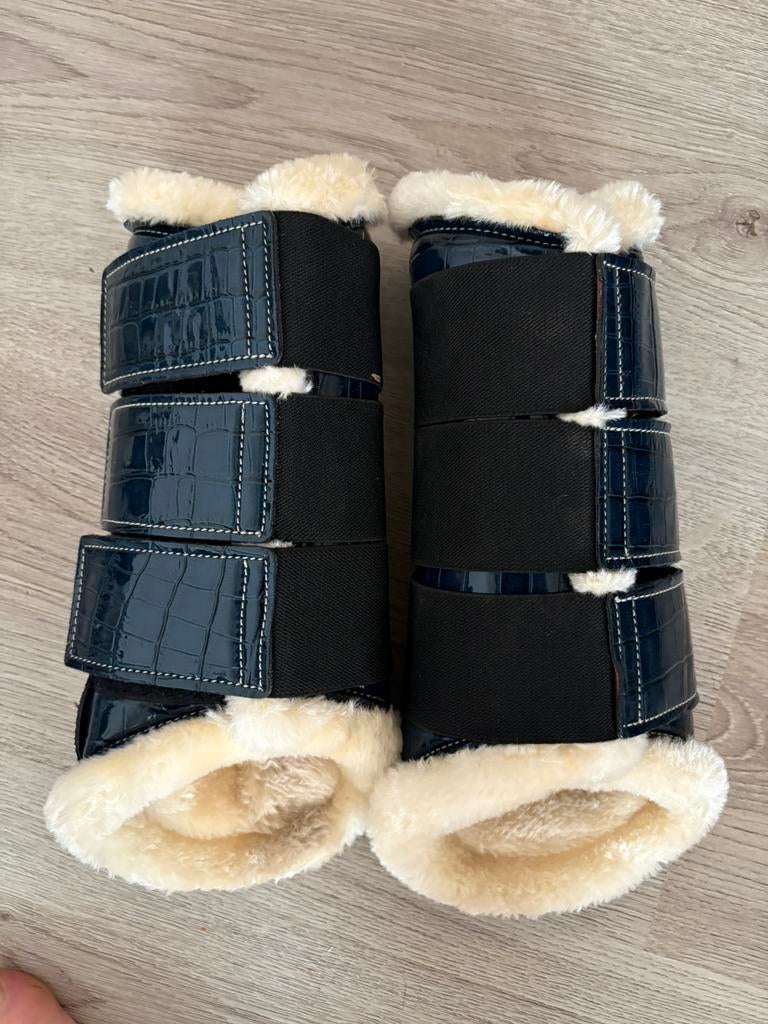 Beenbeschermers lak croco blauw, Ophalen of Verzenden, Zo goed als nieuw