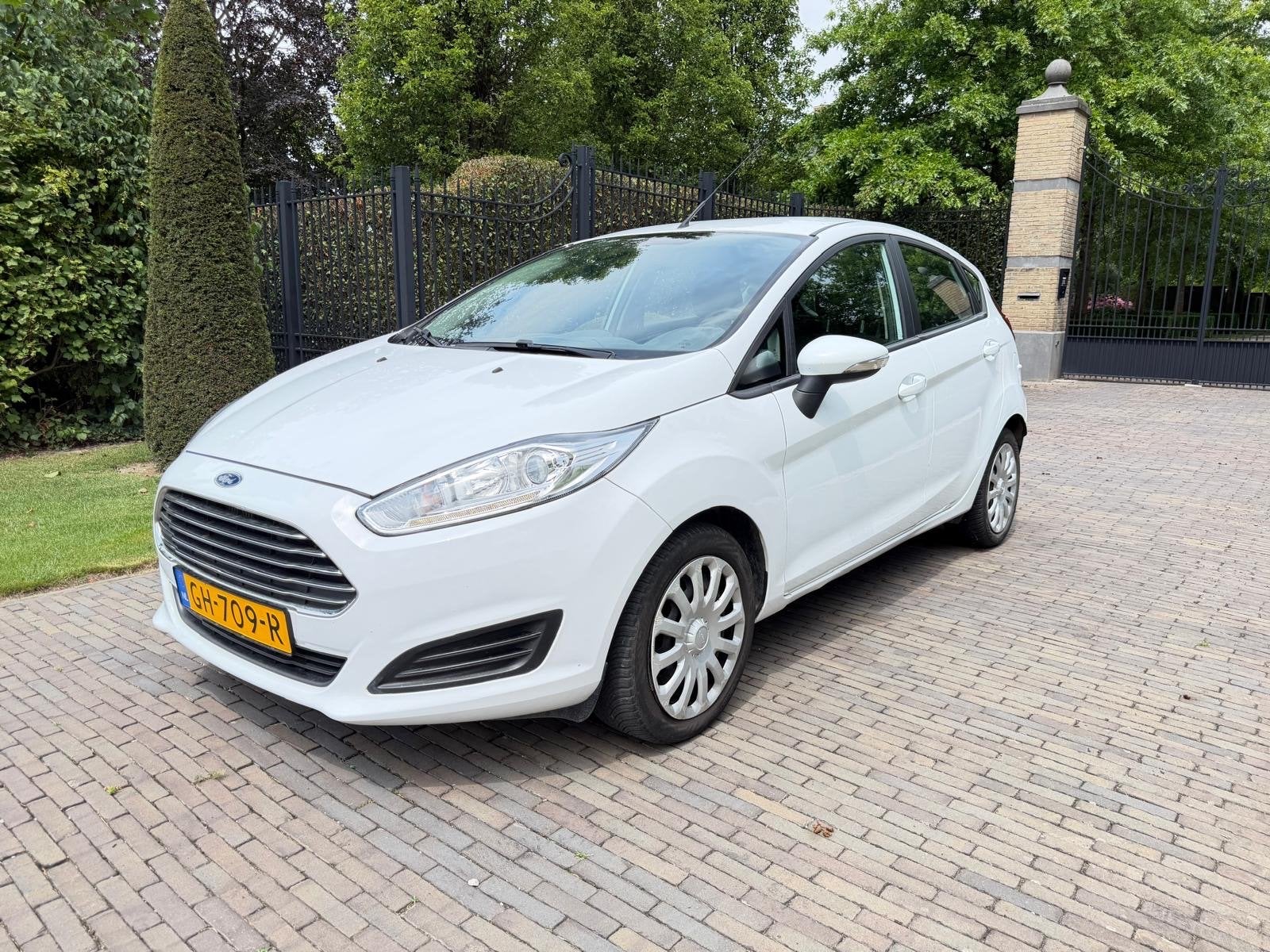 Ford Fiësta 1.0 74KW/100PK 5D Powershift 2015 Wit, Auto's, Ford, Particulier, Fiësta, ABS, Airbags, Airconditioning, Bluetooth