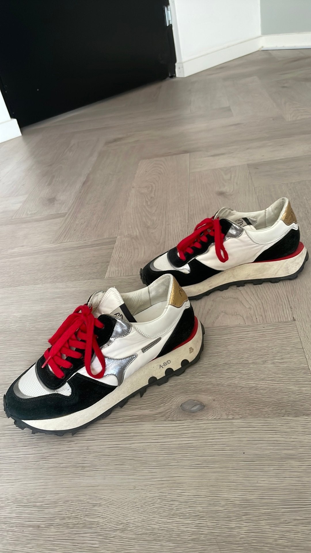 Ama brand maat 37 amper gedragen, Kleding | Dames, Ophalen of Verzenden, Zo goed als nieuw, Sneakers of Gympen
