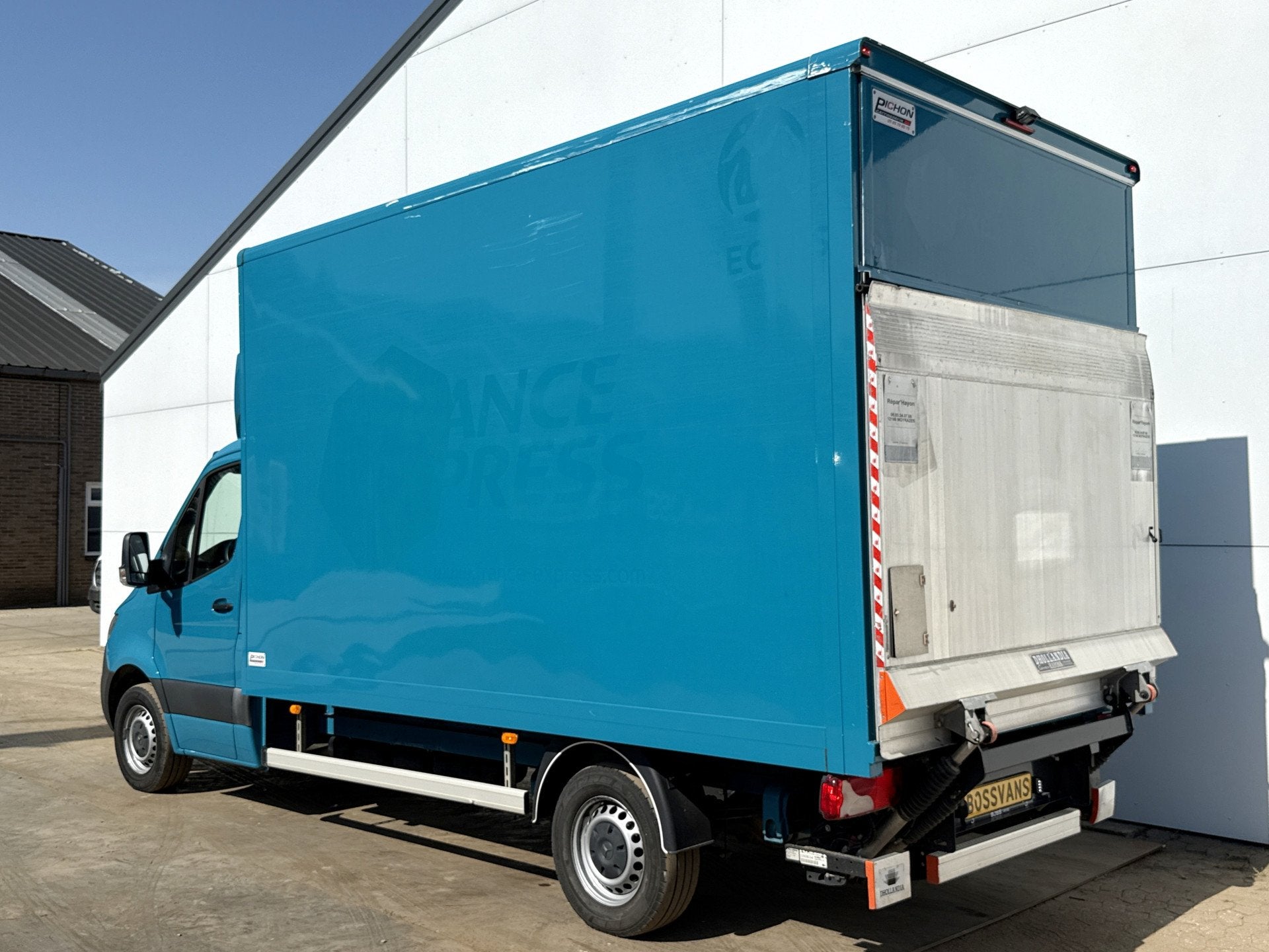 Mercedes-Benz Sprinter 315 1.9 CDI Automaat Laadklep Bakwage, Auto's, Automaat, Gebruikt, Zwart, 4 cilinders
