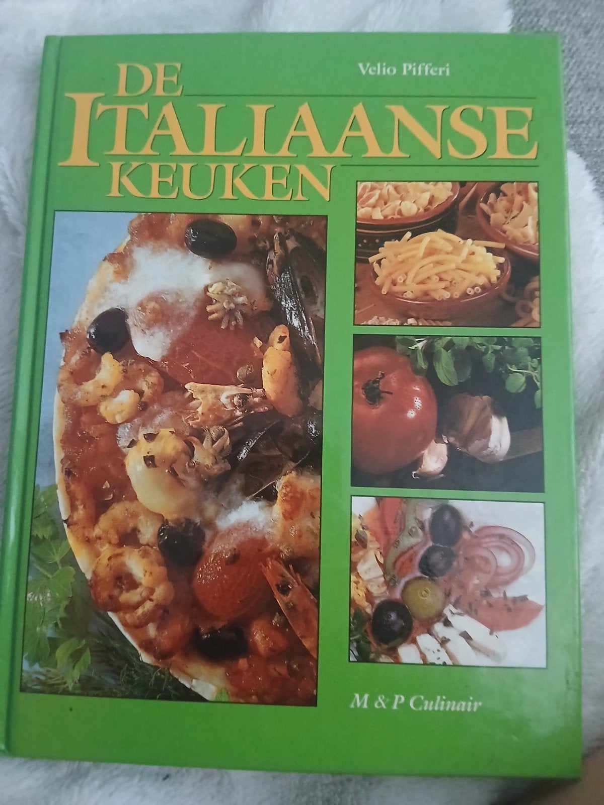 De Italiaanse Keuken - Velio Pifferi Kookboek, Boeken, Kookboeken, Velio Pifferi, Hoofdgerechten, Ophalen of Verzenden, Italië