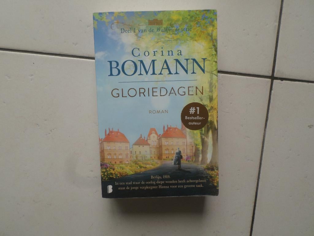 Boek GLORIEDAGEN -Deel 1 WILFRIEDE serie van CORINA BOMANN, Ophalen of Verzenden, Gelezen, Corina Bomann
