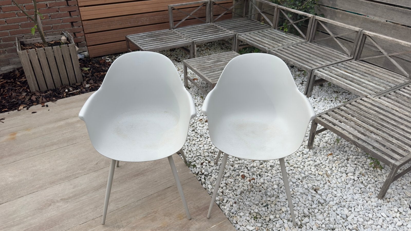 2 moderne kuipstoelen voor buiten, Ophalen, Gebruikt, Kunststof