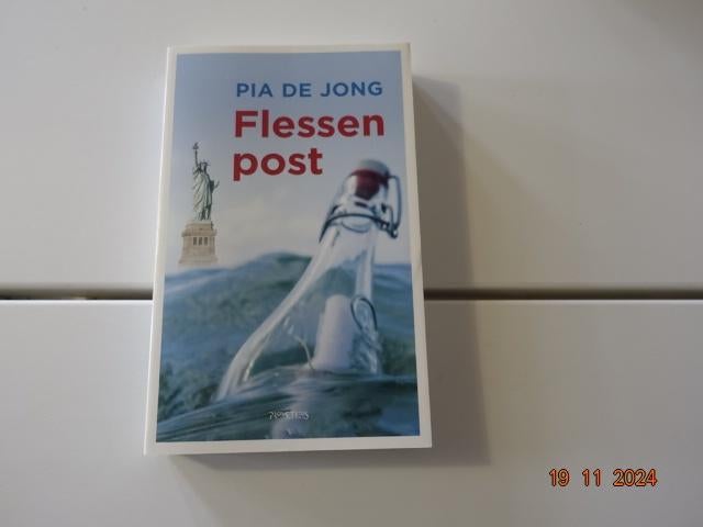 Flessenpost.....Pia de Jong, Ophalen, Zo goed als nieuw, Nederland