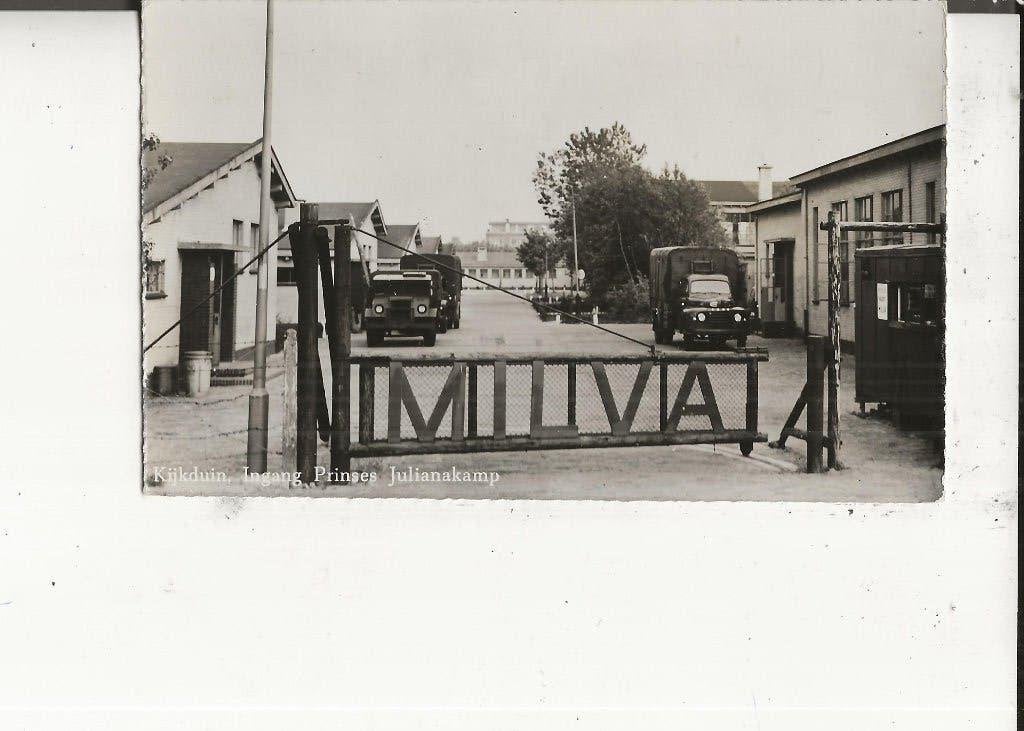 Kijkduin Pr.Julianakamp Ingang met legerwagens EMDEHA 1960, Ophalen of Verzenden, 1940 tot 1960, Gelopen, Zuid-Holland