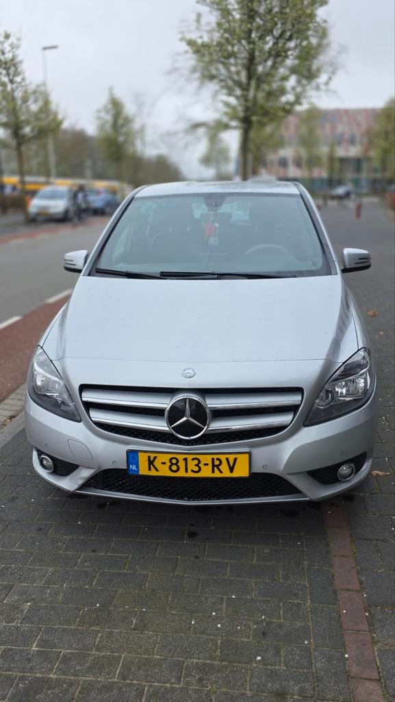 Mercedes-Benz B-Klasse 1.6 B180 5DRS Blue EFF 2012 Grijs, Auto's, Mercedes-Benz, Voorwielaandrijving, 1295 kg, 4 cilinders, 122 pk