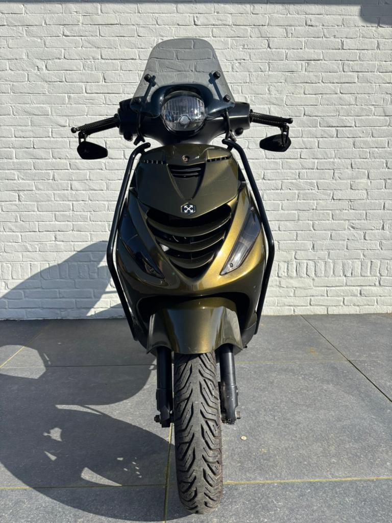 Piaggio zip full option, Fietsen en Brommers, Scooters | Piaggio, Ophalen, Maximaal 45 km/u, Zip, Zo goed als nieuw