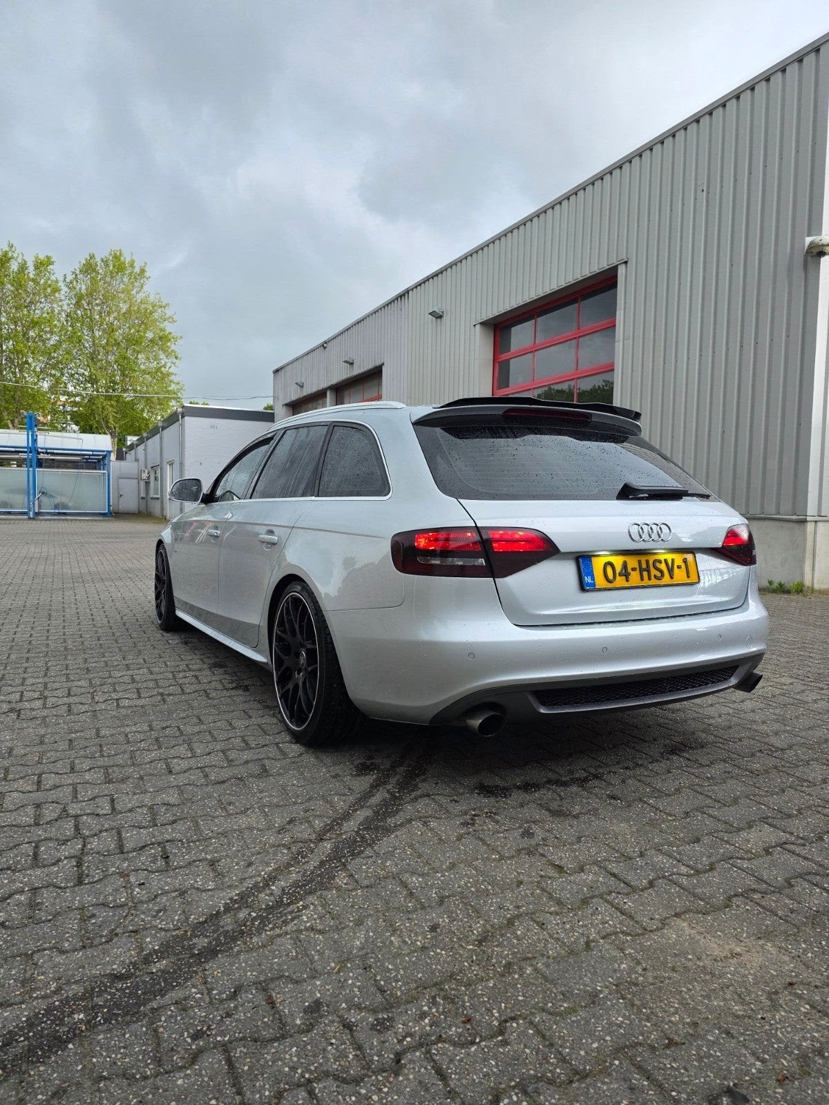 Audi A4 Avant 2.0 s line nieuwe apk motor is gereviseerd, Auto's, Voorwielaandrijving, 15 km/l, 4 cilinders, 1984 cc