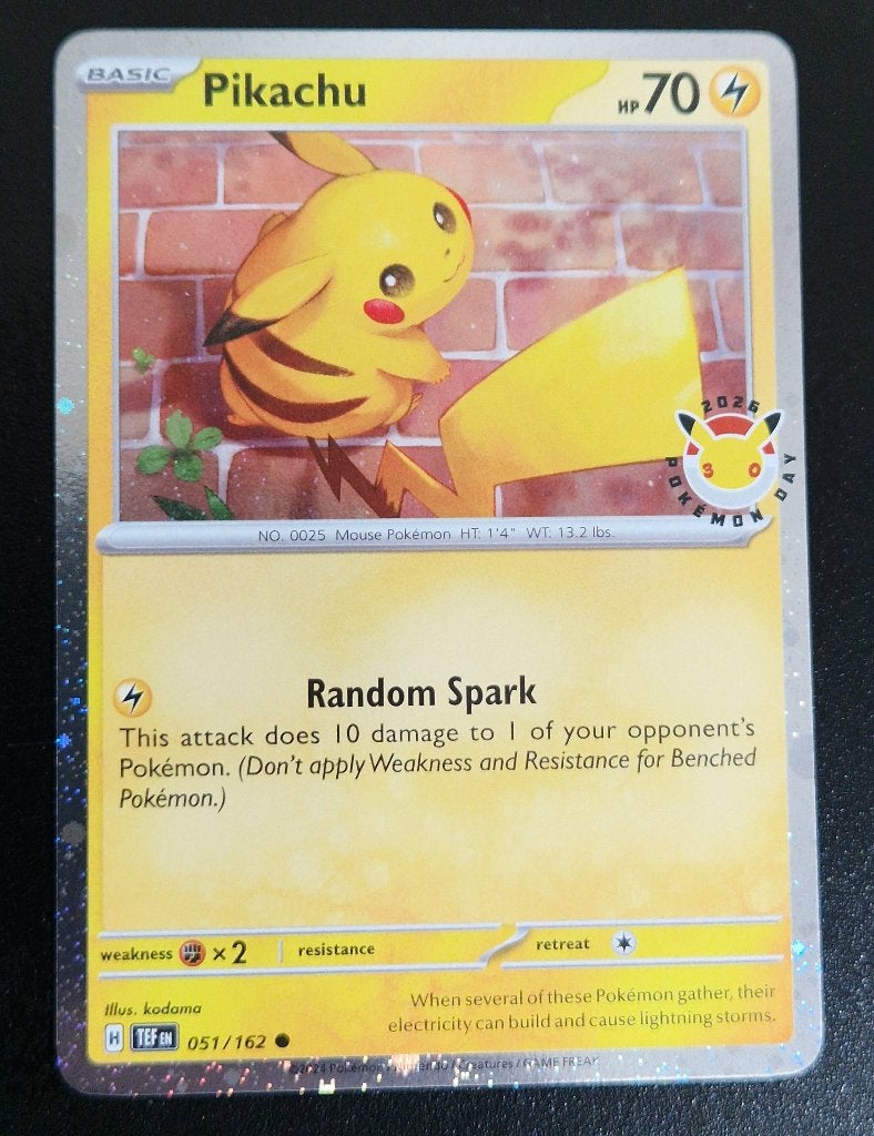 Pikachu (TEF 051) Pokemon Day stamp, Ophalen of Verzenden, Zo goed als nieuw, Losse kaart, Foil
