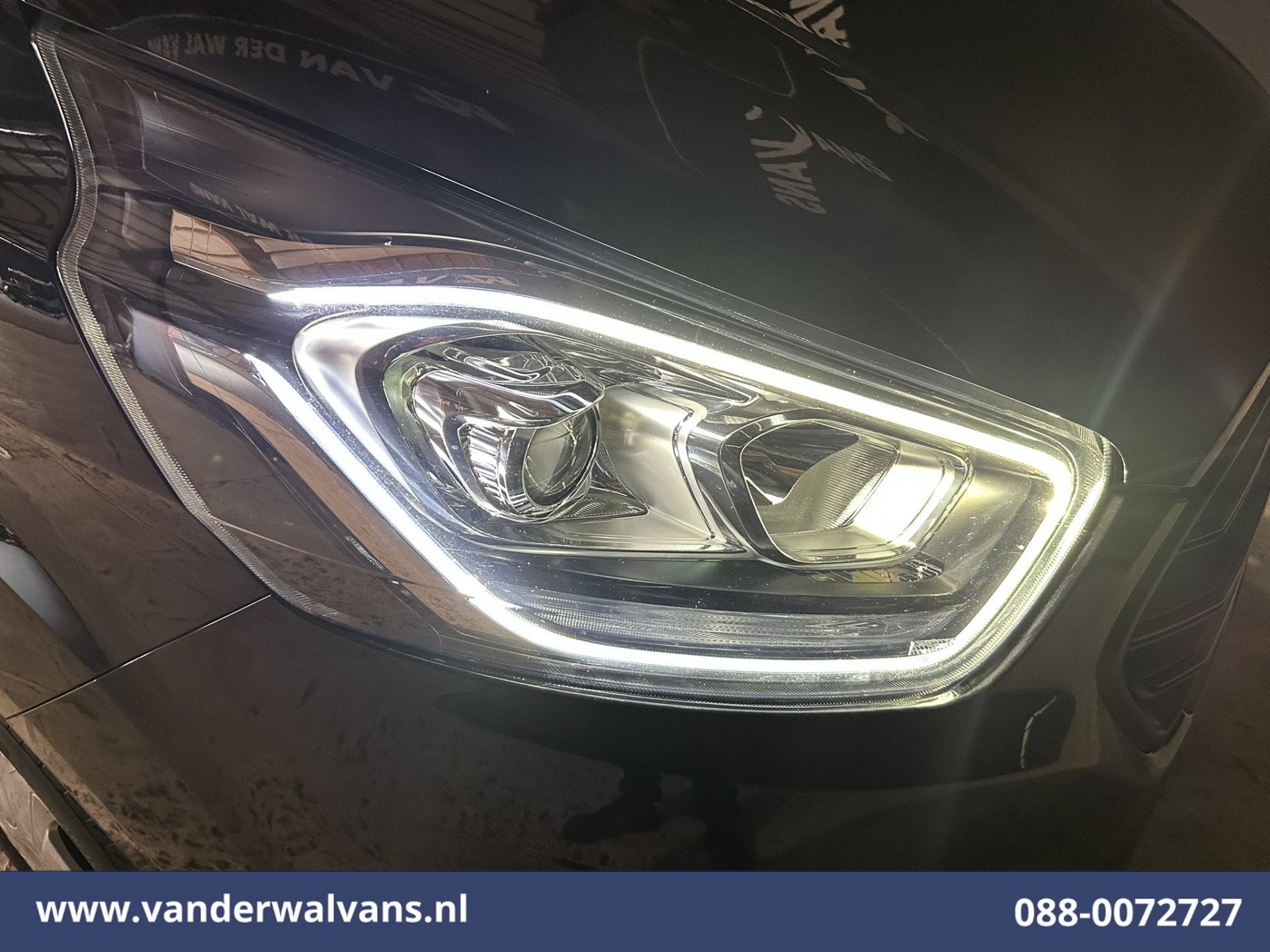 Ford Transit Custom 2.0 TDCI L1H1 Euro6 Airco | Camera | Imp, Auto's, Bestelauto's, Voorwielaandrijving, Dealer onderhouden, Stof