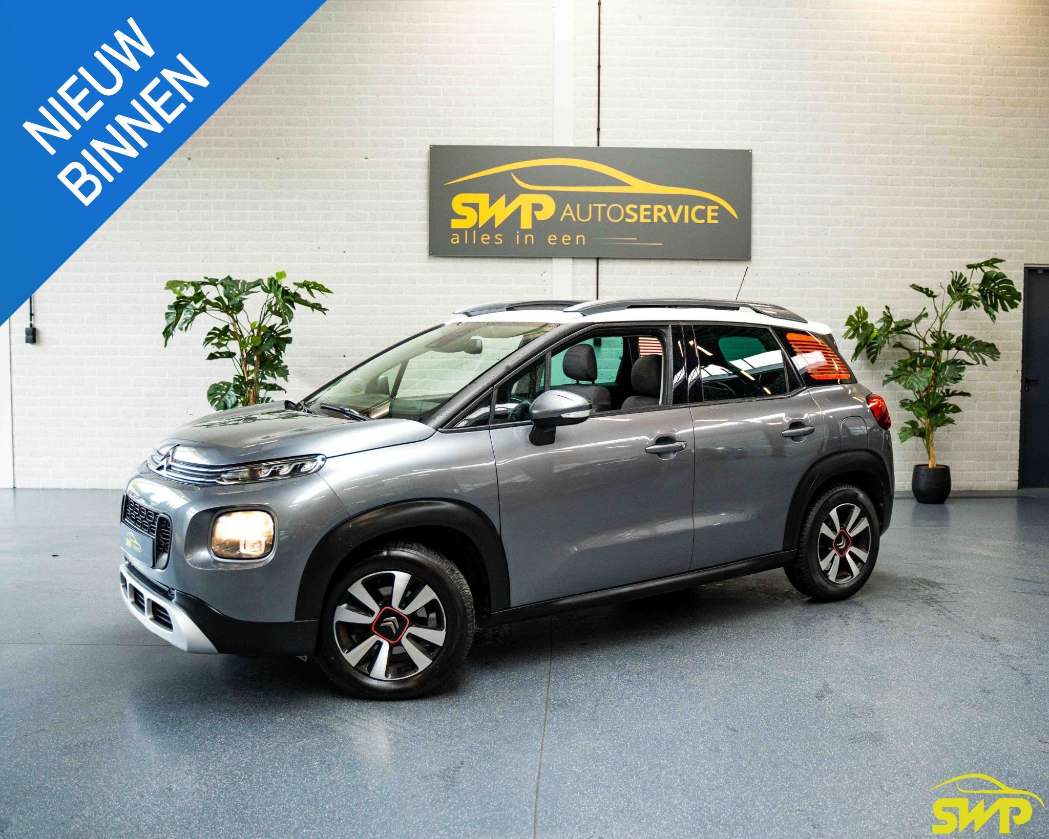 Citroen C3 Aircross 1.2 PureTech S&S Shine | Pano | Trekhaak, Auto's, Gebruikt, Euro 6, Leder en Stof, 3 cilinders