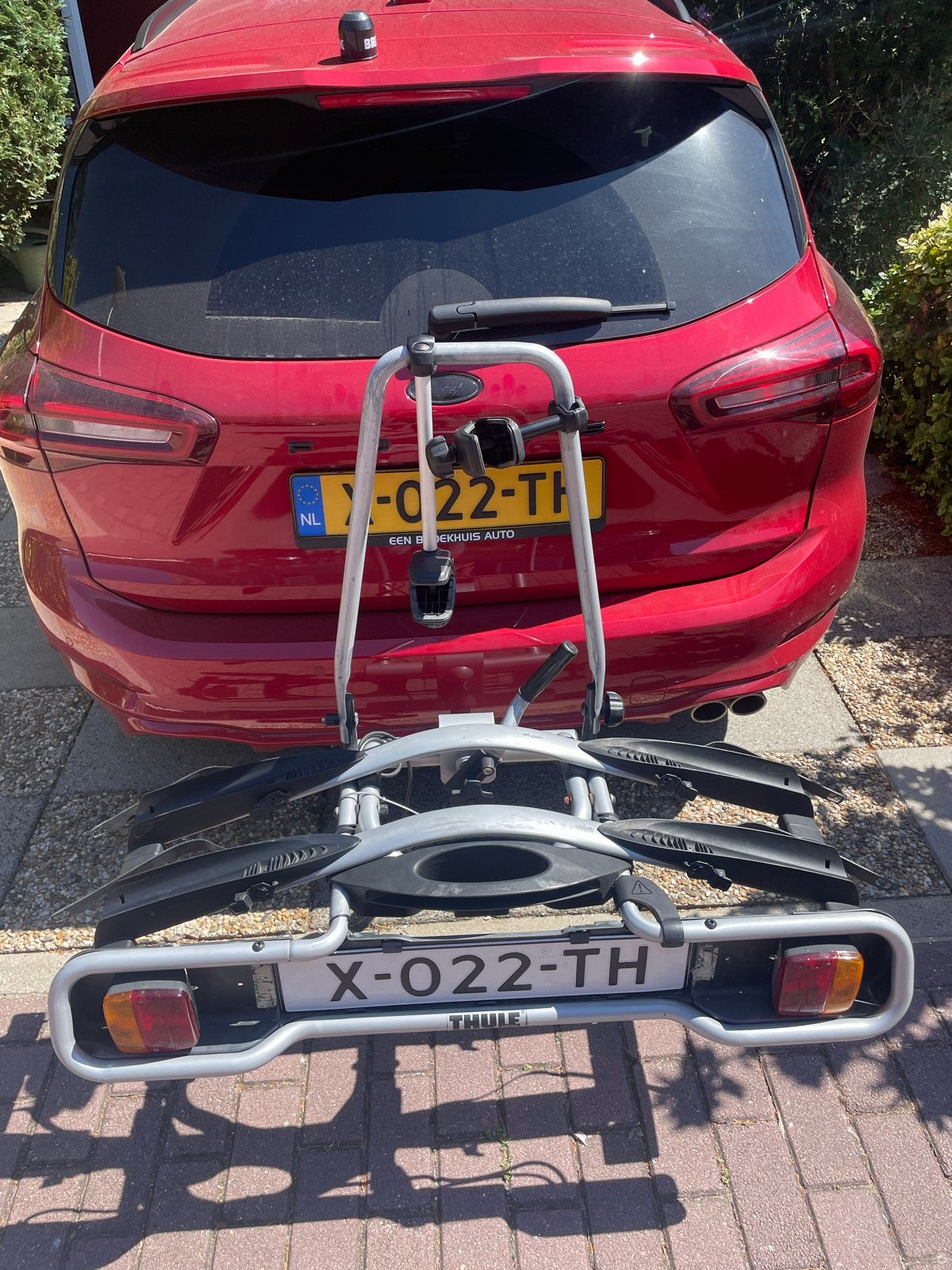 Thule Kantelbare Fietsendrager voor 2 Fietsen (E-bike), Auto diversen, Fietsendragers, Ophalen, Gebruikt, 2 fietsen, Trekhaakdrager