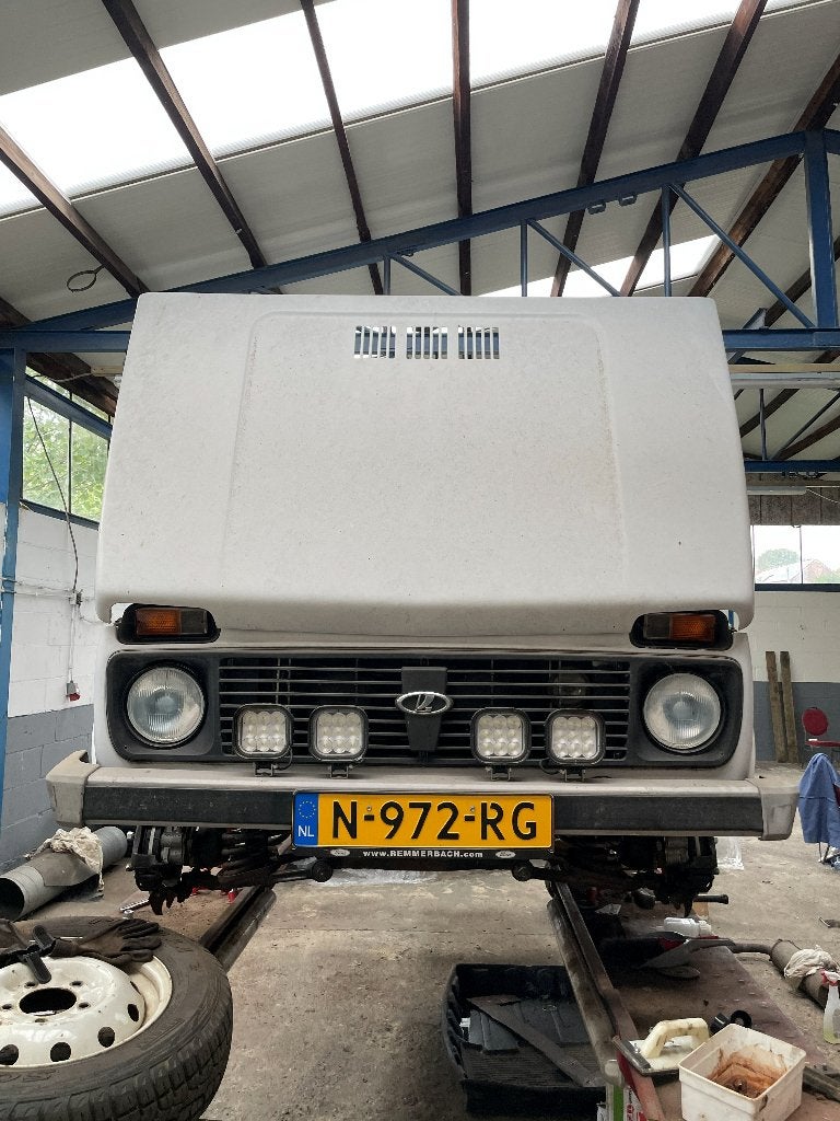 Lada Niva 1.7 I 4WD 2008 Wit, Auto's, Niva, Wit, 11 km/l, Vierwielaandrijving