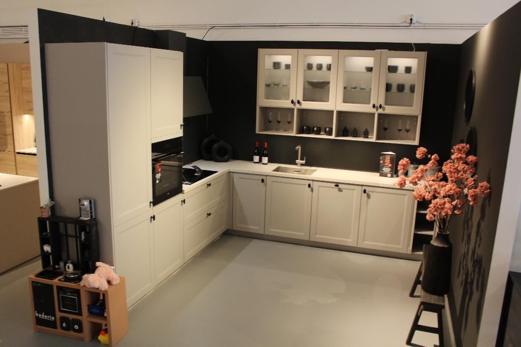 PU21 Stijlvolle landelijke hoekkeuken met luxe afwerking, Huis en Inrichting, Keuken | Complete keukens, Ophalen, Hoekkeuken, Nobilia-Werke J. Stickling GmbH & Co. KG
