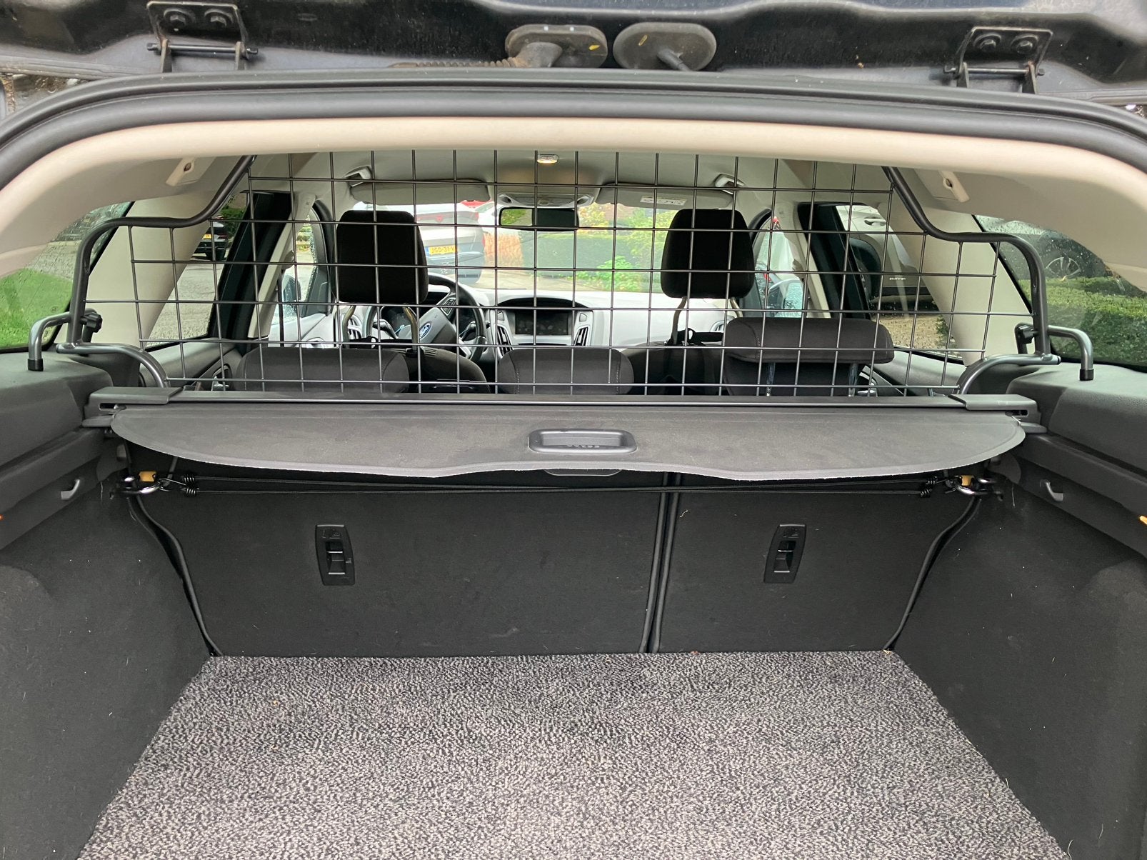 Travall hondenrek Ford Focus 3 stationwagon 2011-2018, Ophalen of Verzenden, Zo goed als nieuw