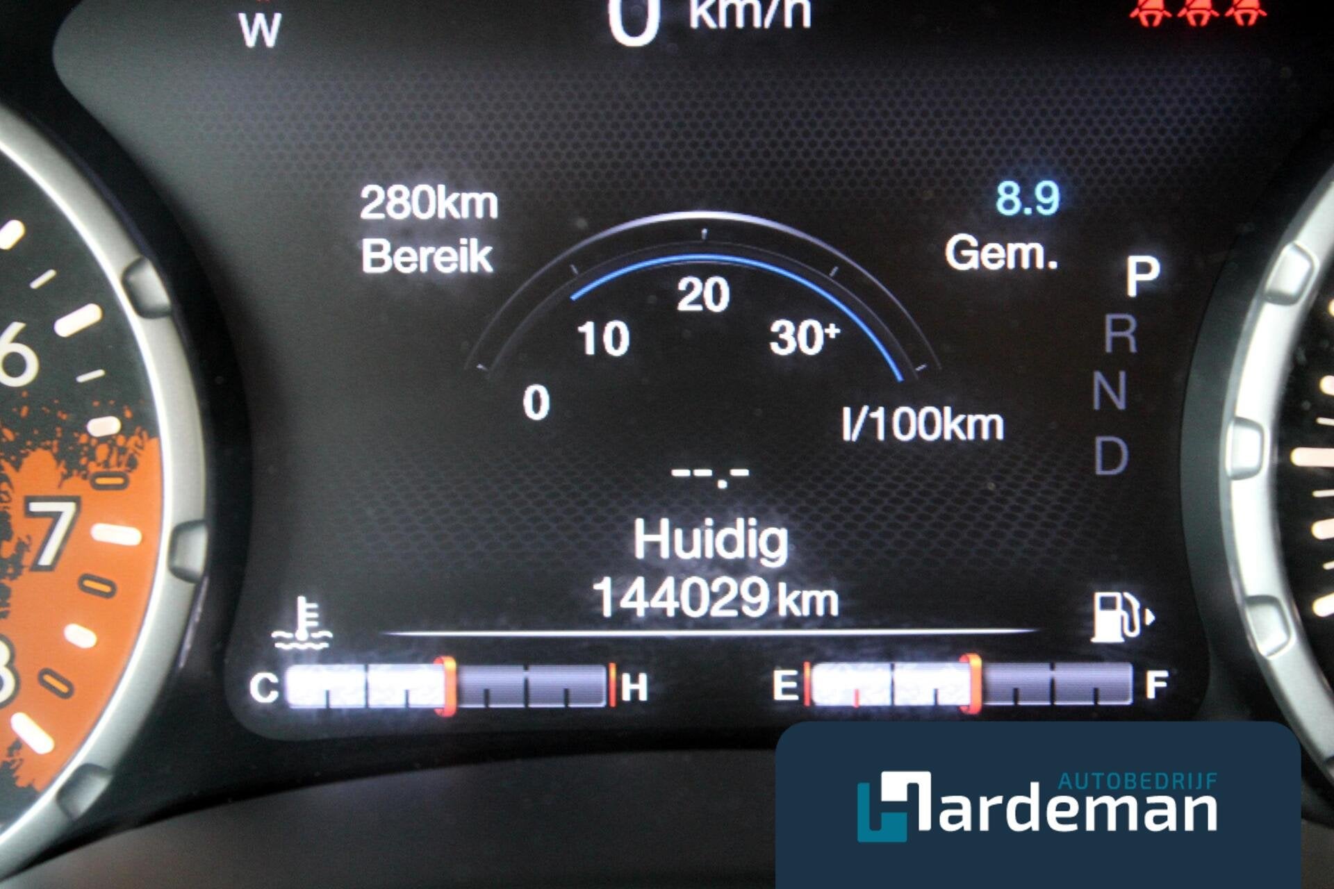 Jeep Renegade 1.4 MultiAir Limited Trekhaak Leder, Gebruikt, 4 cilinders, Met garantie (alle), 1368 cc