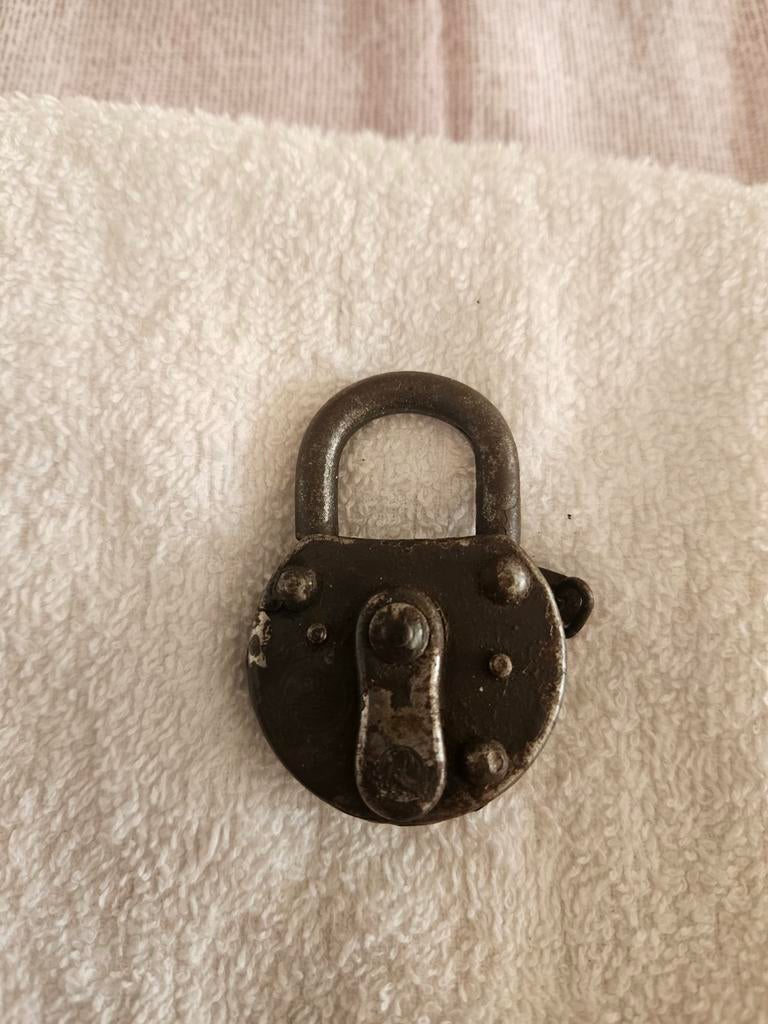 Antiek hangslot met sleutels, ijzer, Ophalen of Verzenden, Gebruikt, IJzer, Slot