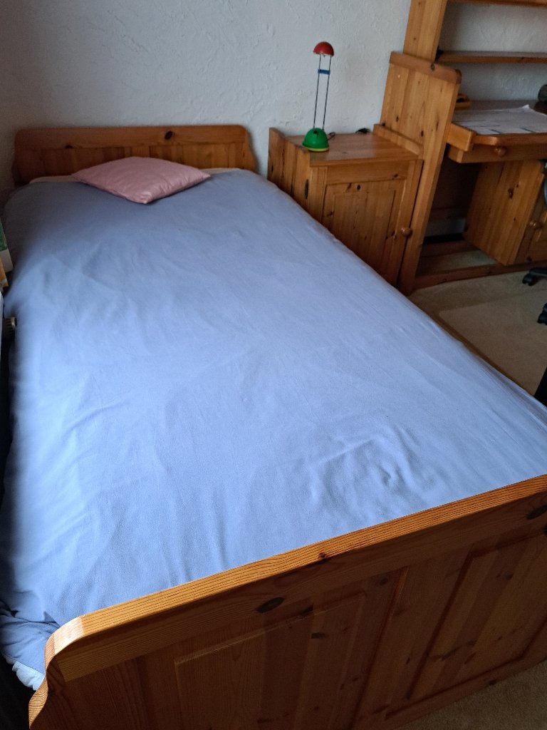 Grenen Kinderkamer: Bed, Kast, Bureau, Nachtkastje, Kinderen en Baby's, Ophalen, Gebruikt, Jongetje of Meisje