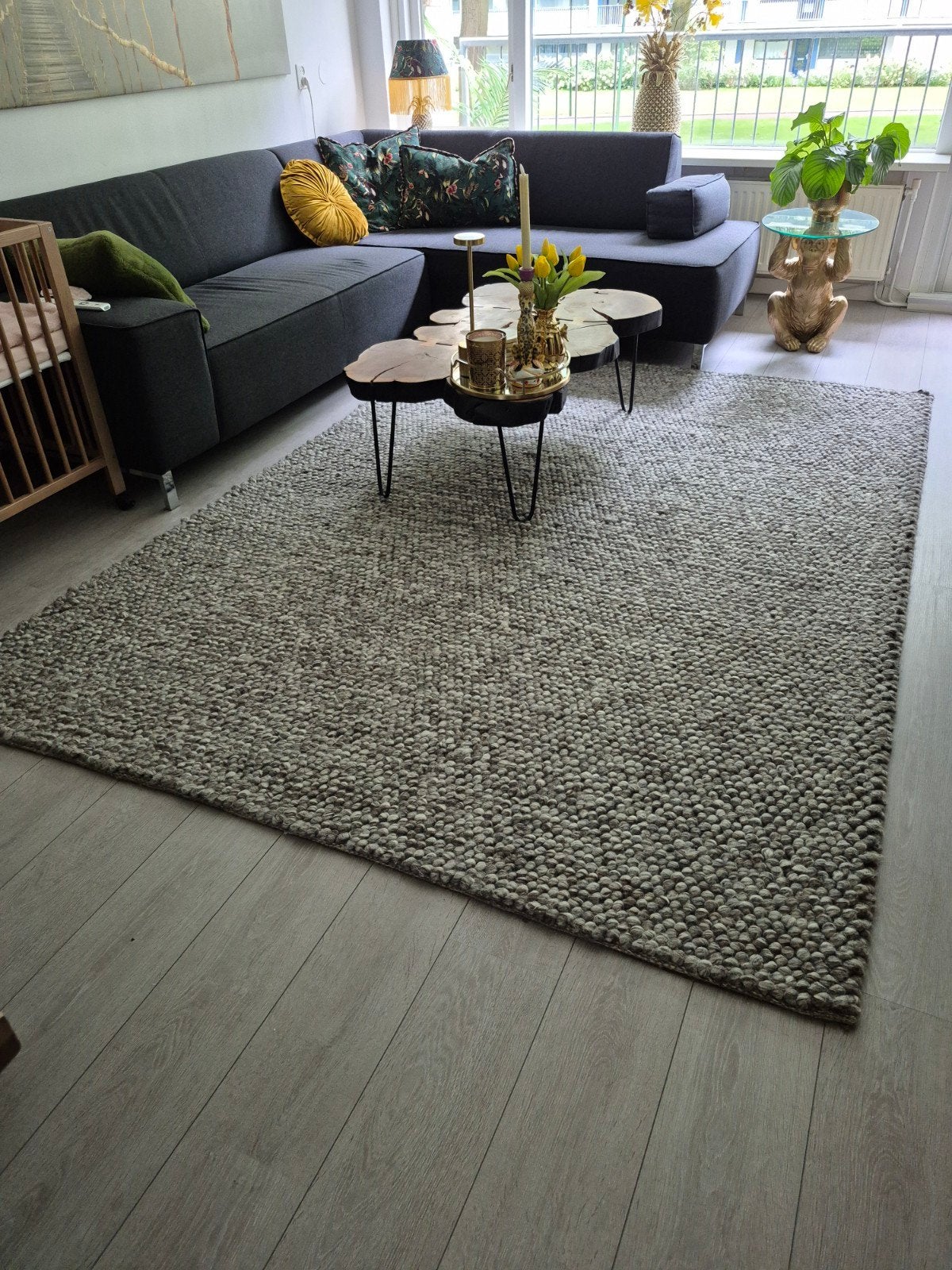 Wollen vloerkleed tapijt grijs bolletjes 200 x 280, Ophalen, 200 cm of meer, Zo goed als nieuw, 200 cm of meer