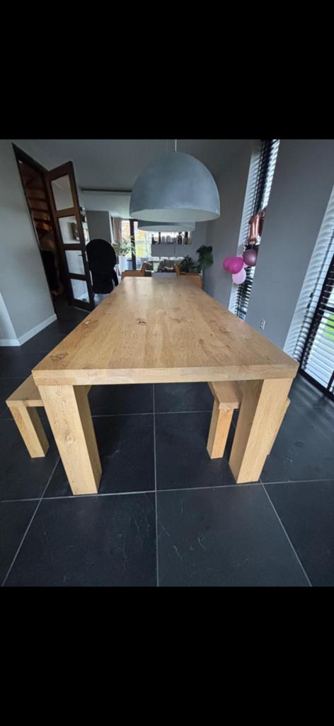 Massief eiken eettafel met 2 bankjes en 4 lederen stoelen, Huis en Inrichting, Ophalen, Gebruikt, Eikenhout, 200 cm of meer