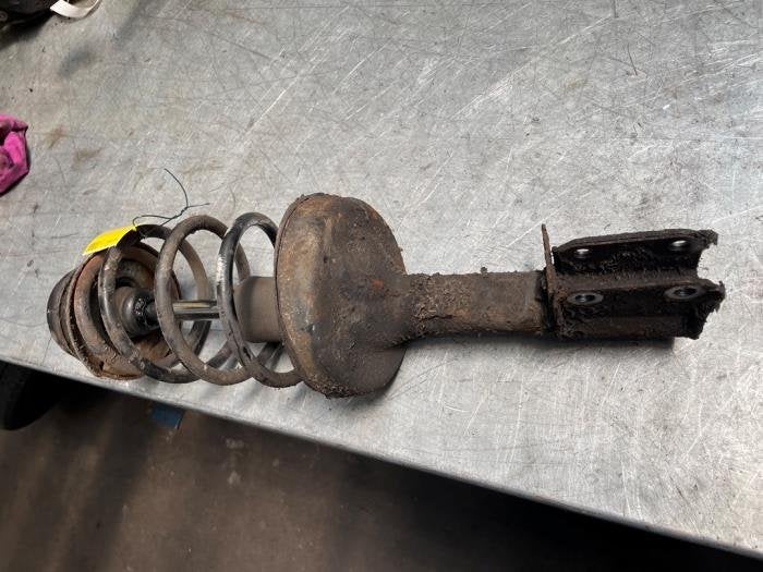 Schokdemperpoot links-voor van een Renault Clio, Auto-onderdelen, Gebruikt, -, Renault, -