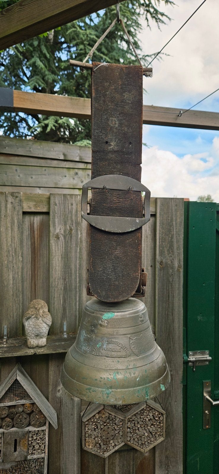 Antieke bronzen koebel met leren riem, Ophalen of Verzenden