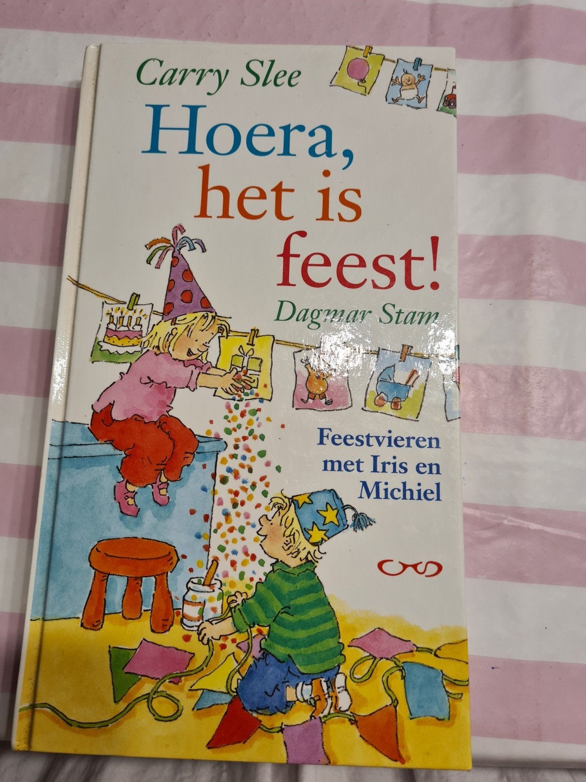 Carry Slee - Hoera, het is feest!, Fictie algemeen, Carry Slee, Ophalen of Verzenden, Zo goed als nieuw