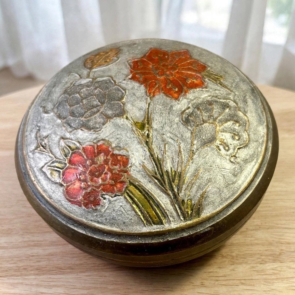 Vintage Messing Pillendoosje Meenakari Emaille Rode Bloemen, Antiek en Kunst, Ophalen of Verzenden