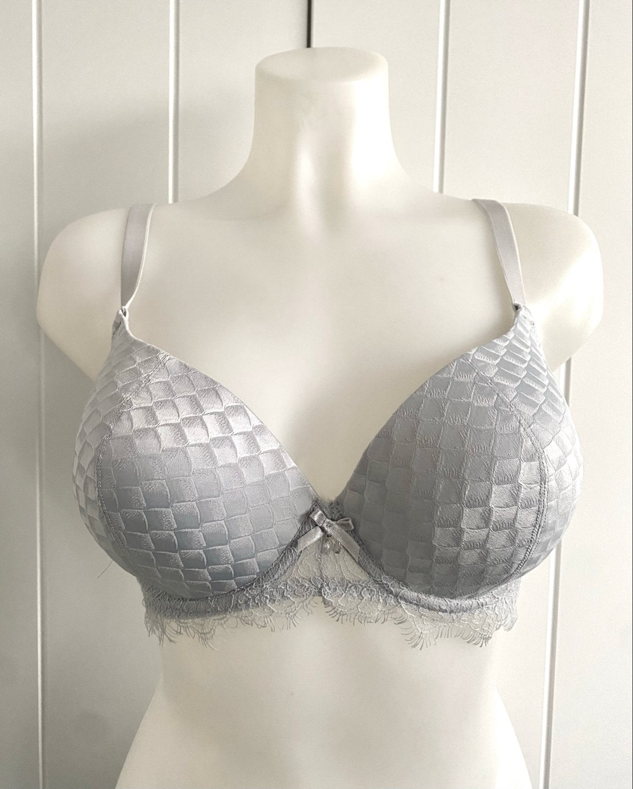 Lingadore MOMENTS Ice Cube Gel BH - Grijs maat 80D, Kleding | Dames, Ondergoed en Lingerie, Ophalen of Verzenden, Grijs, BH