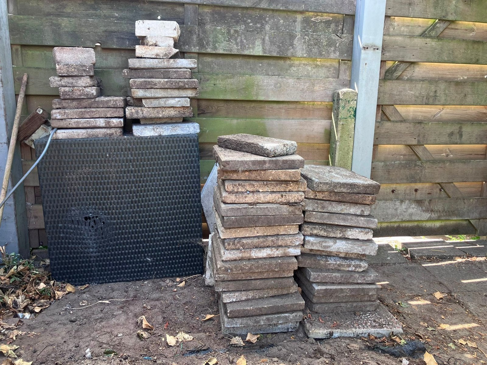GRATIS - Vierkante tuintegels, Ophalen, Gebruikt, Minder dan 5 m², Beton