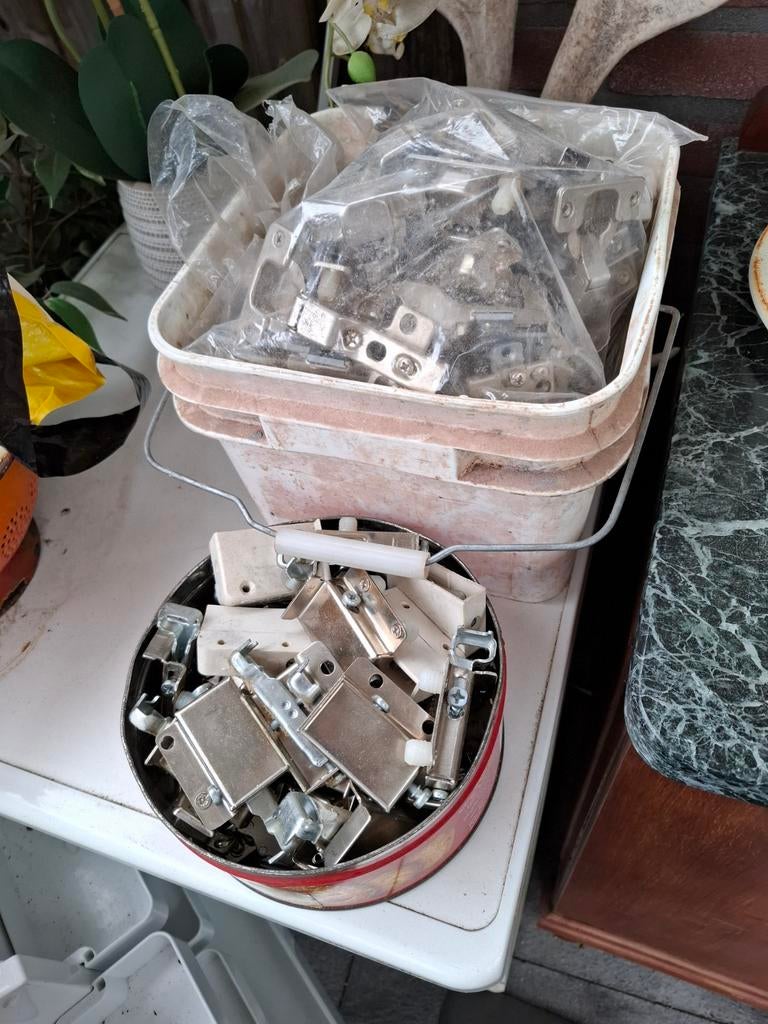 Keuken scharnieren + ophangsysteem, Ophalen of Verzenden