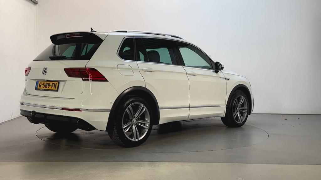 Volkswagen Tiguan 1.5 TSI DSG ACT Highline Business R R-Line, 4 cilinders, Automatische klimaatregeling, Alcantara, Wit
