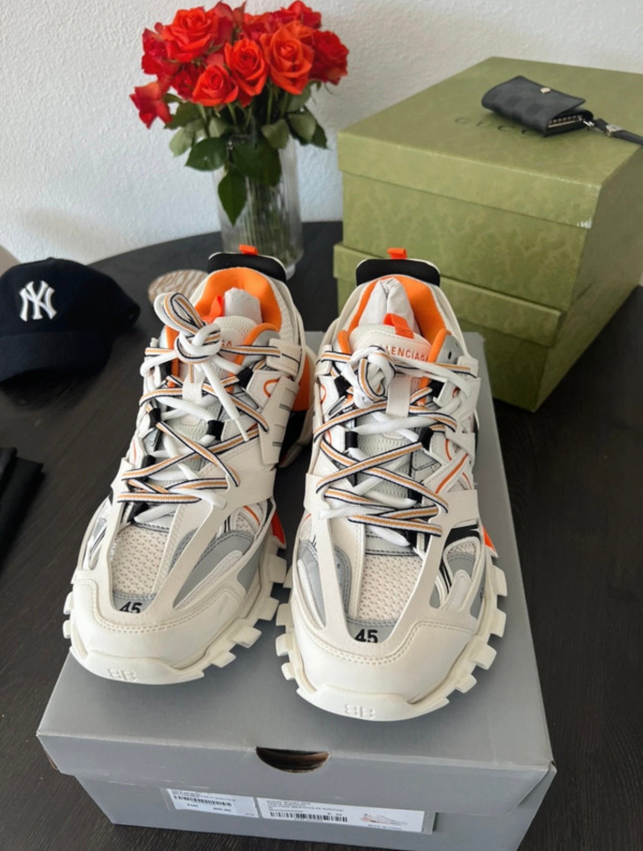 BALENCIAGA TRACK EU45, Kleding | Heren, Schoenen, Ophalen of Verzenden, Zo goed als nieuw, Wit, Sportschoenen