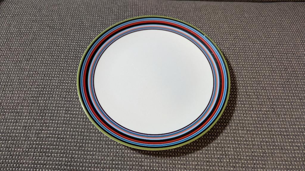 Iittala Origo dinerbord 26 cm zwart, Gebruikt, Ophalen of Verzenden, Bord(en), Overige stijlen