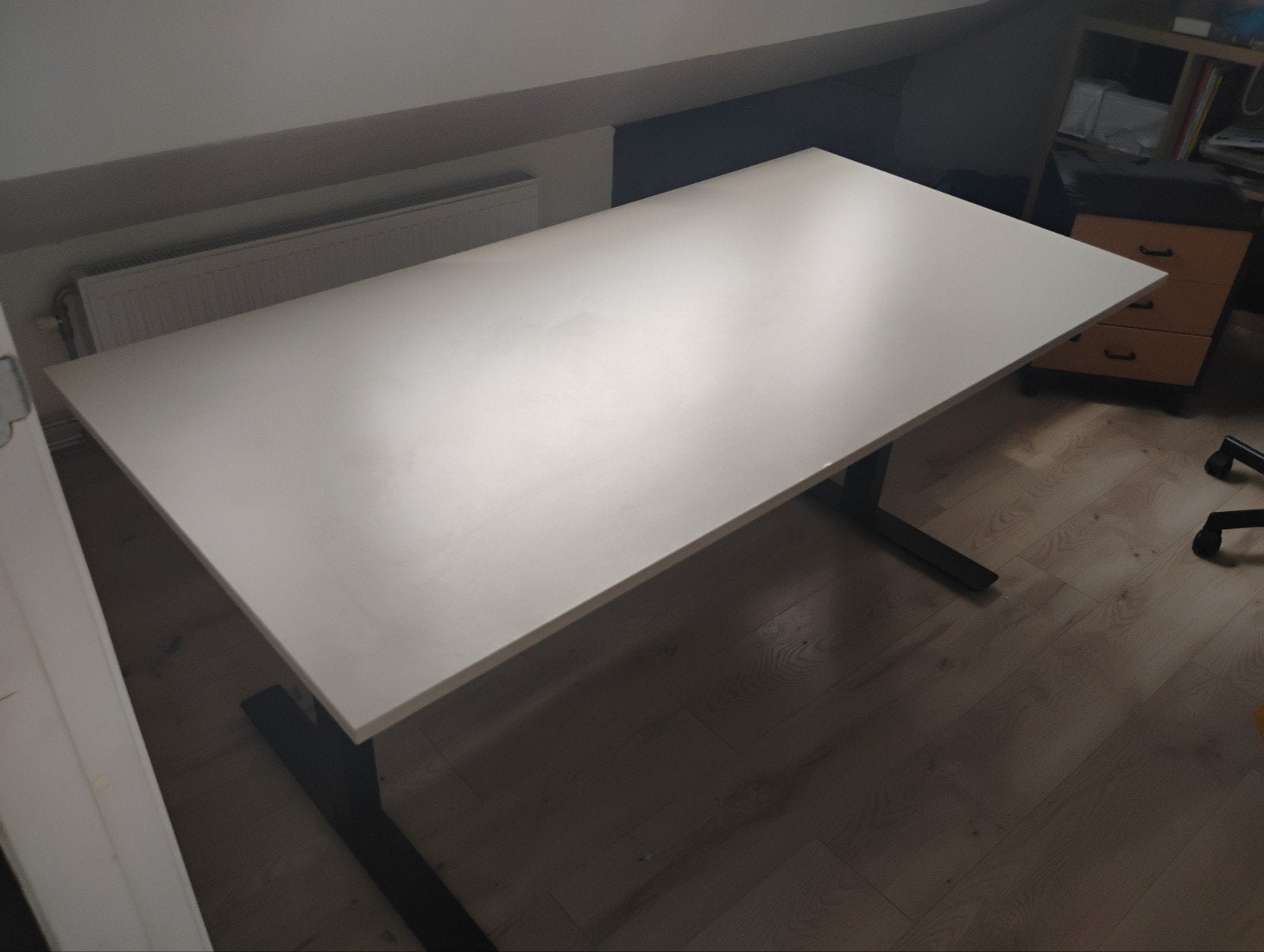 IKEA Trotten Zit-sta Bureau - Antraciet/Zwart (160x80cm), Huis en Inrichting, Bureaus, Ophalen, Zit-sta bureau, 160 cm, In hoogte verstelbaar