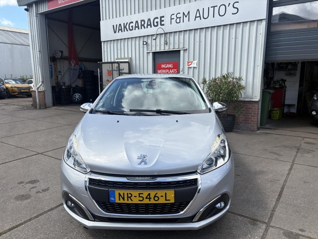 Peugeot 208 1.2 PureTech Allure, Voorwielaandrijving, Stof, Gebruikt, 1199 cc