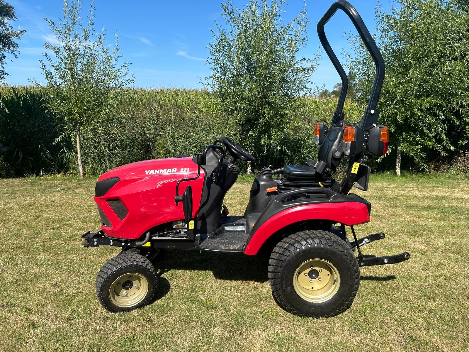Yanmar 221 Compact Tractor minitractor HST ( iseki kubota), Gebruikt, Tot 2500, Tot 80 Pk, Ophalen